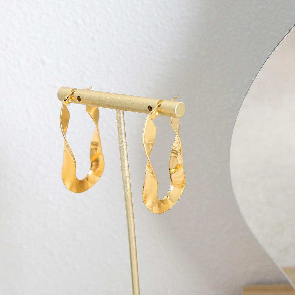 18K Gold Bold Twist U-Shaped Earring