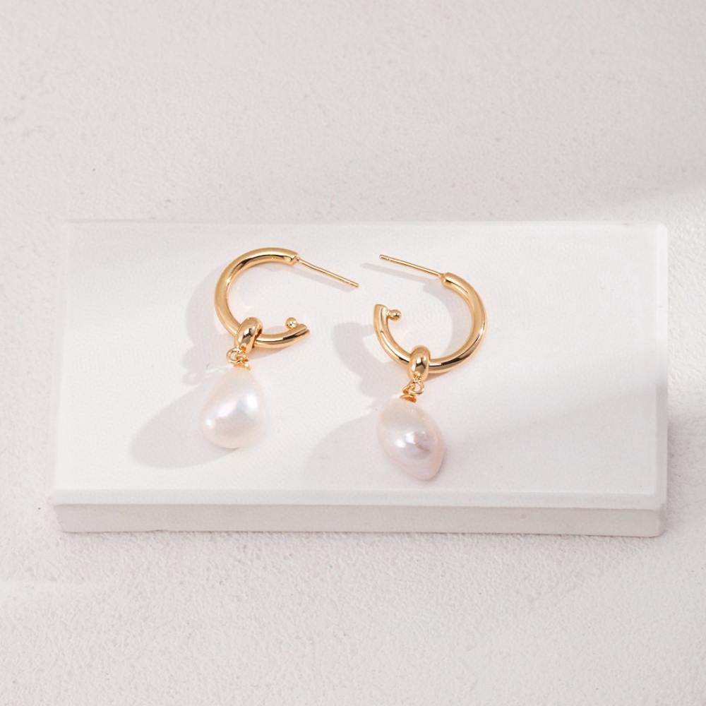 Odessa Baroque Pearl Earring