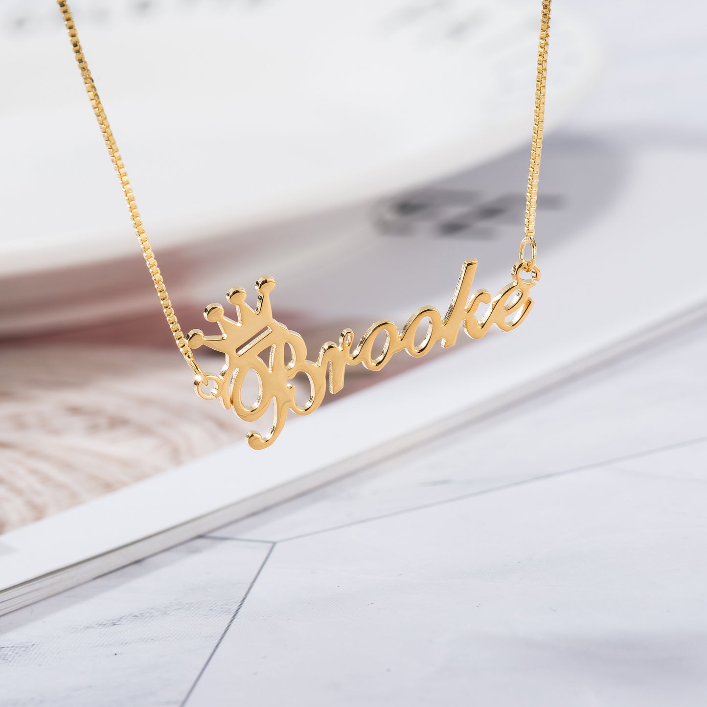 Custom Name Crown Necklace N031