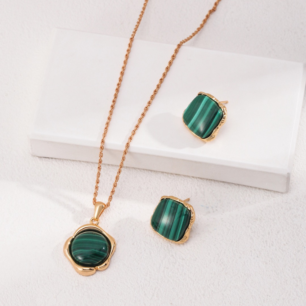 Aria Malachite Pendant Necklace