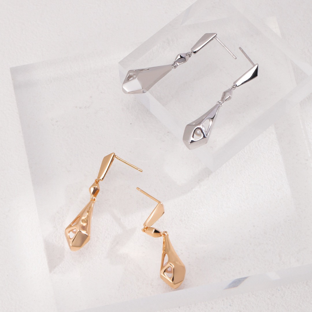 Aria Pearl Drop Earring