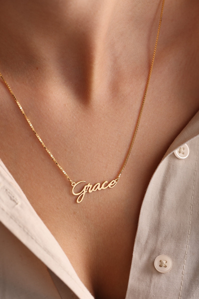 Exquisite Customizable Name Necklace