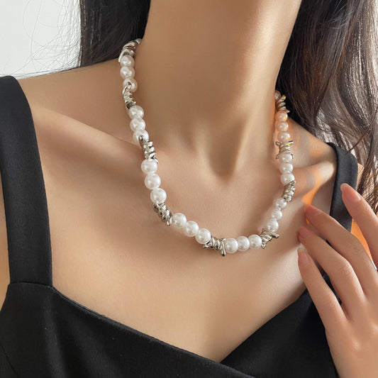 Elegance Femme Pearl Necklace