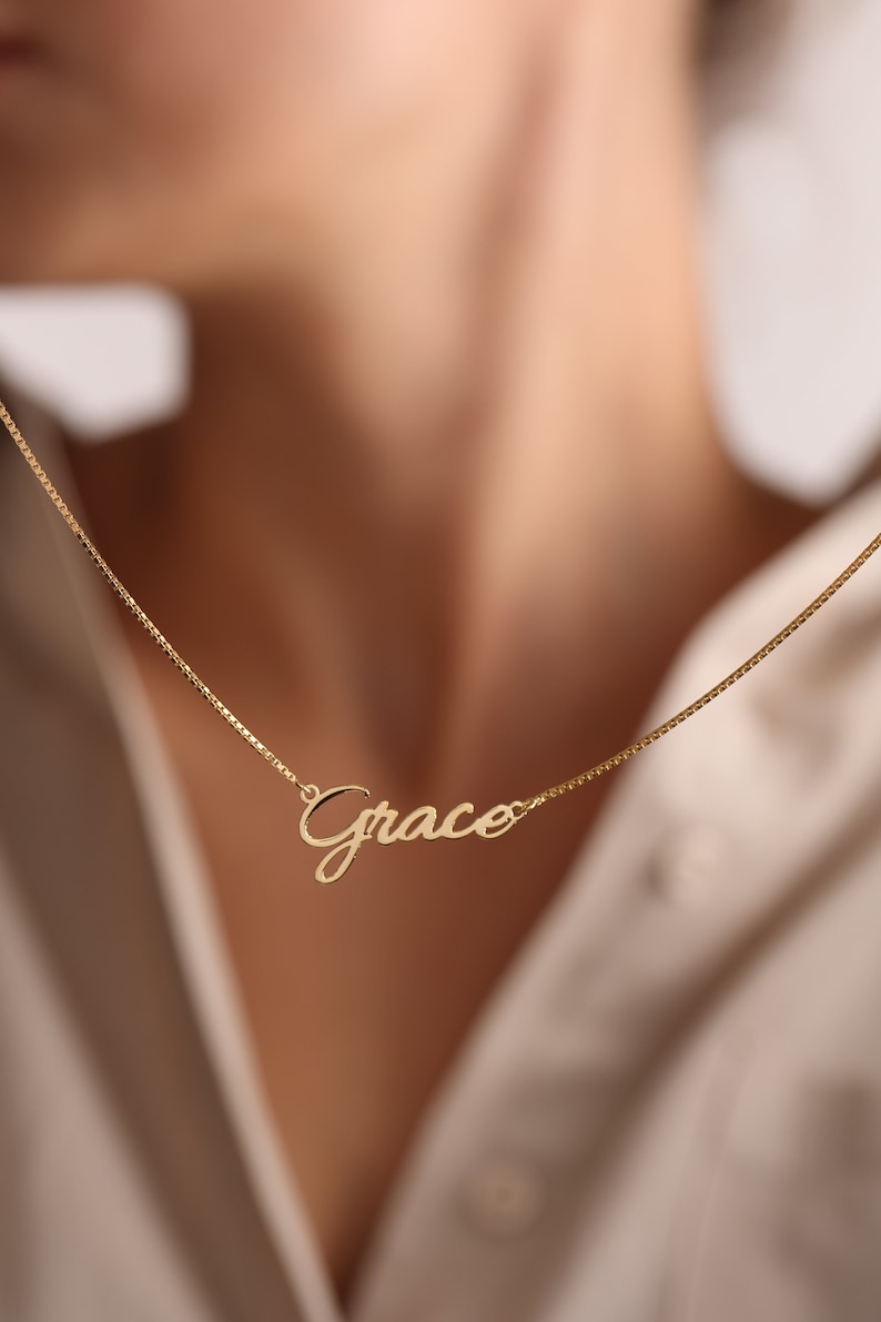 Exquisite Customizable Name Necklace